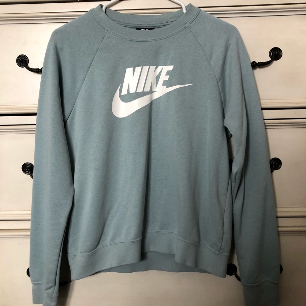 nike sweatshirt
